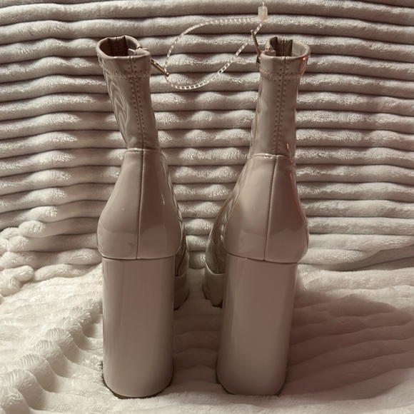 NEW Steve Madden Boots - Picture 5 of 7